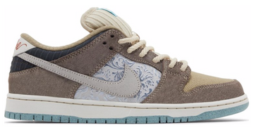 Nike SB Dunk Low 